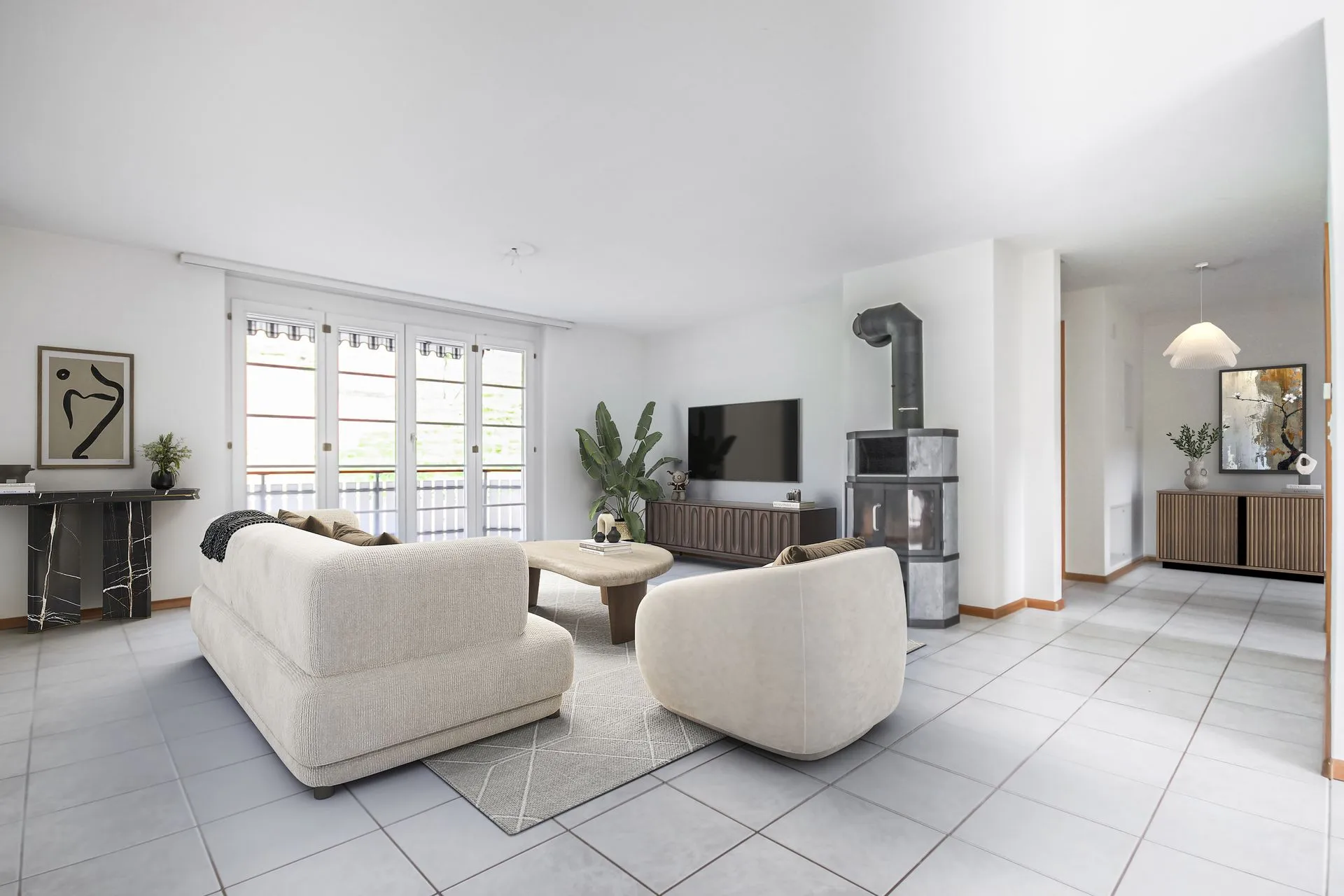 Heller Wohnbereich mit Virtual Staging und moderner, gemütlicher Einrichtung