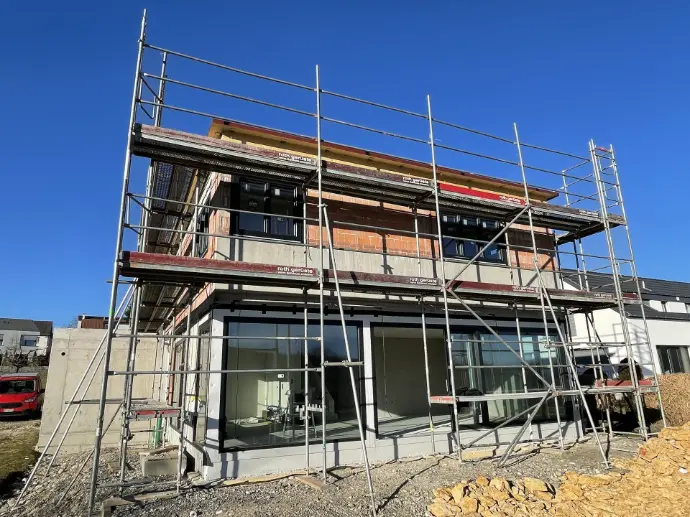 Baustelle während Neubau